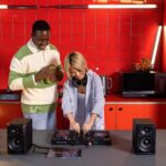 Pioneer DJ DDJ-FLX4 2-deck Rekordbox - Image 4